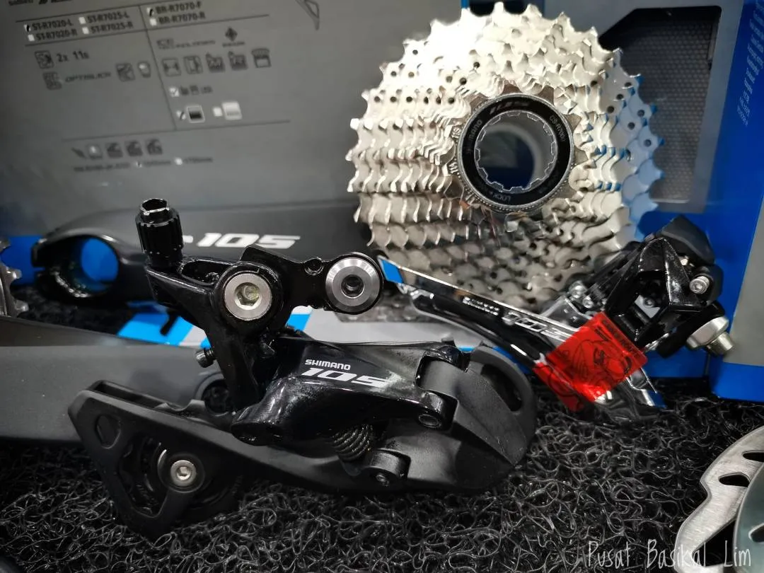 Shimano 105 R7020 Disc Groupset