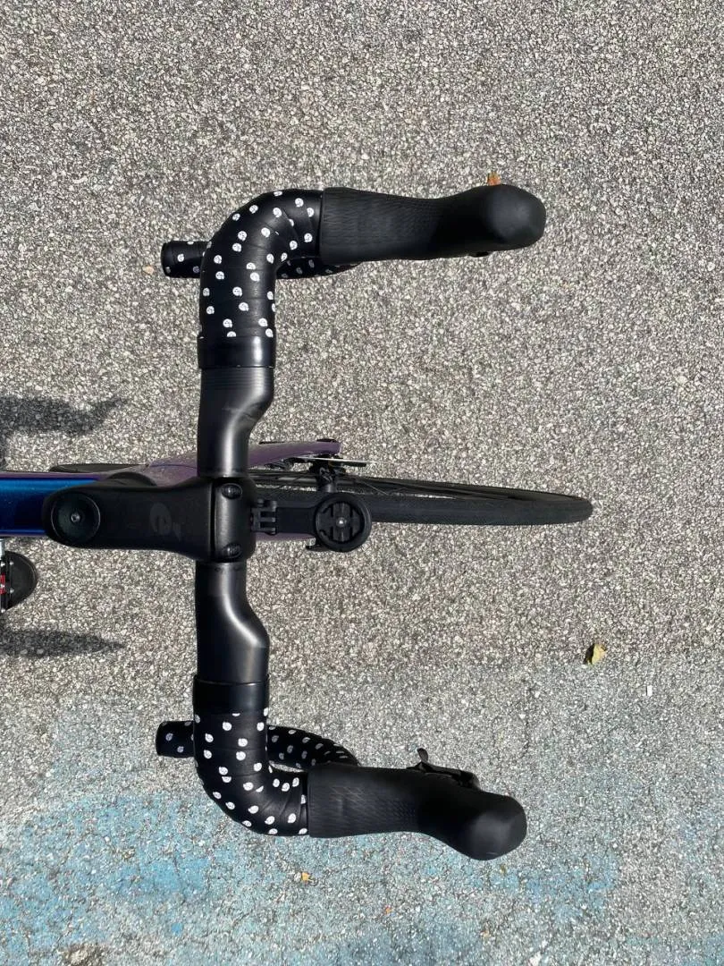 Cervelo S-Series All-Carbon, Aero tube profiles, integrated headset 1-1/4" x 1-3/8", 12x142mm