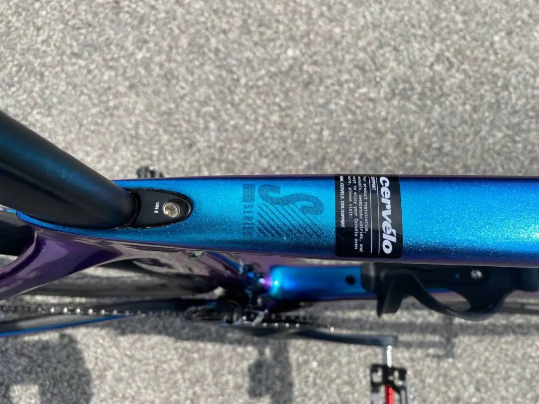 Cervelo S-Series All-Carbon, Aero tube profiles, integrated headset 1-1/4" x 1-3/8", 12x142mm