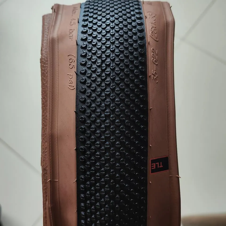 Schwalbe G-One All Rounder Gravel / Road Tan Walls Road Bike Tire 700 x 35C