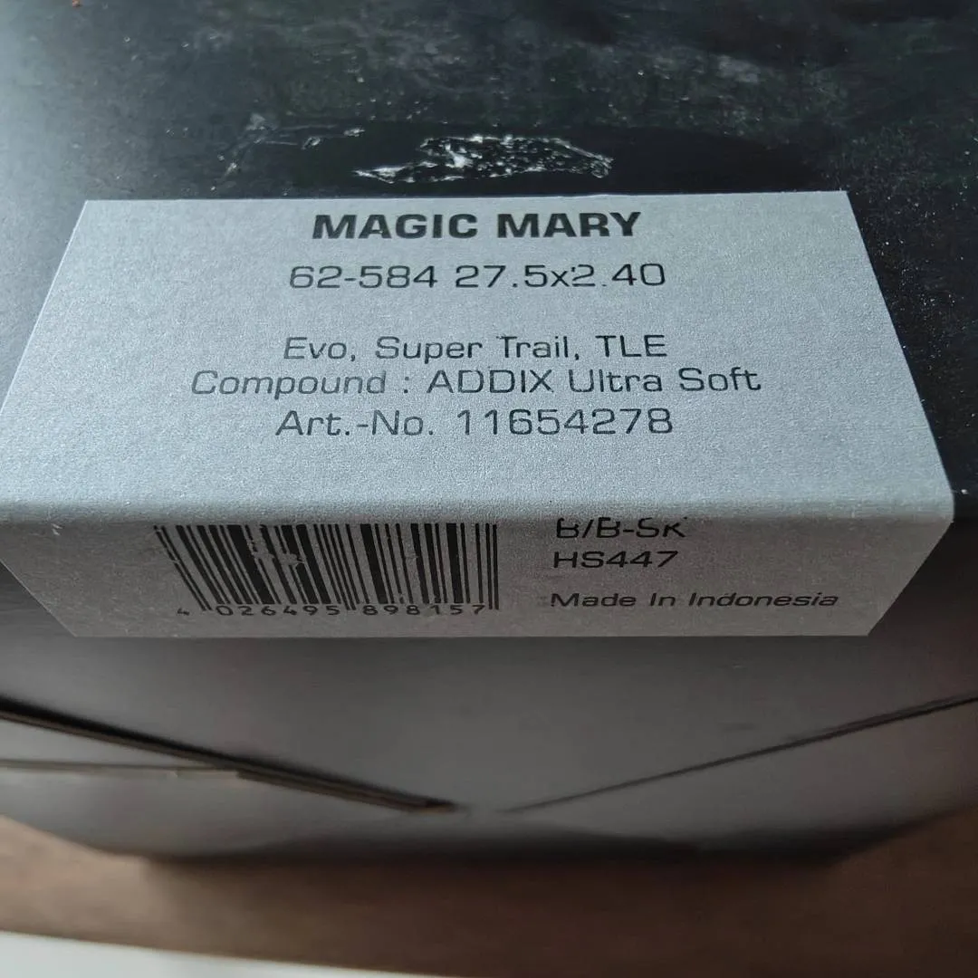 Schwalbe Magic Mary Evo / Evolution 27.5 x 2.4 MTB Tire Tubeless Ready Soft Compound