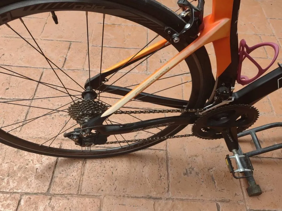 ALCOTT ZAGATO LITE FULL SHIMANO 105
