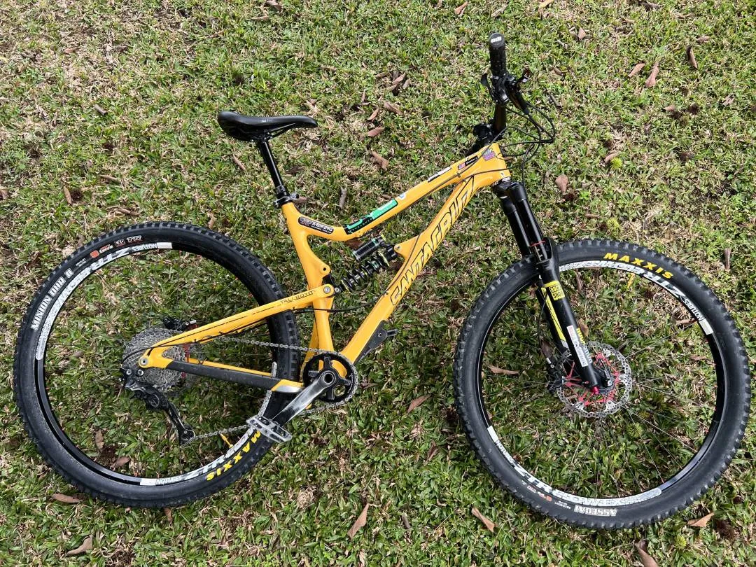 Santa Cruz Tallboy LTC Full Carbon Fibre L Size Complete Bike