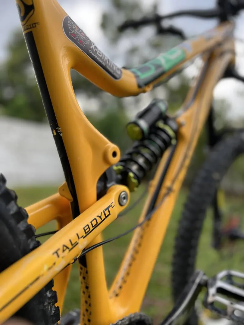 Santa Cruz Tallboy LTC Full Carbon Fibre L Size Complete Bike
