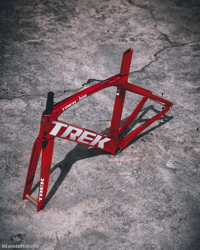 20% 2022 TREK MADONE SLR DISC PROJECT ONE FRAME SET !