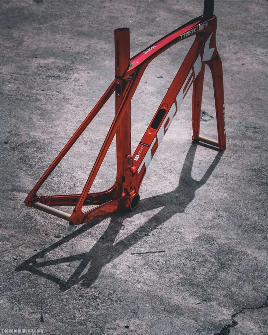20% 2022 TREK MADONE SLR DISC PROJECT ONE FRAME SET !