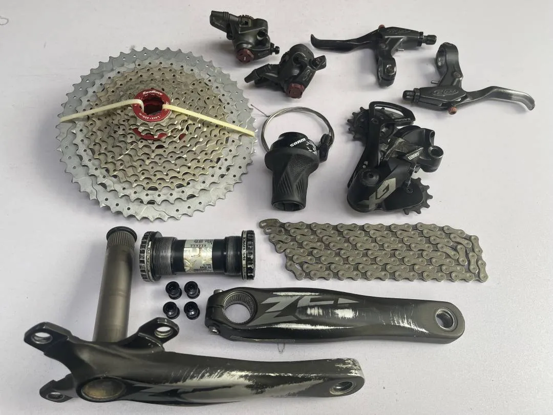 Shimano &amp; Sram Drivetrain with Mechanical Brakeset