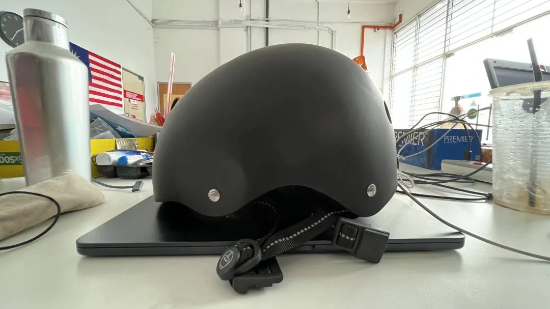Nutcase Surplus Black Matte