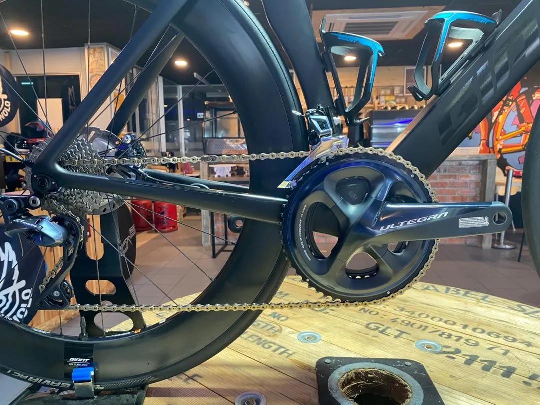 Giant Propel Advanced Pro Disc Road Bike