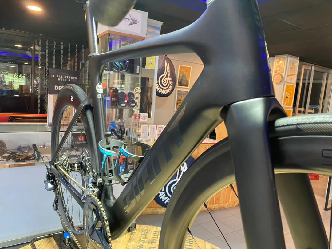 Giant Propel Advanced Pro Disc Road Bike