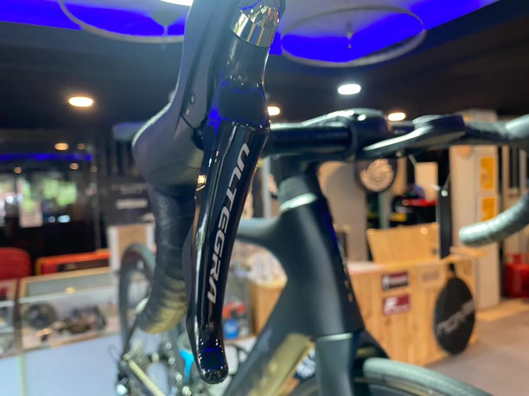 Giant Propel Advanced Pro Disc Road Bike