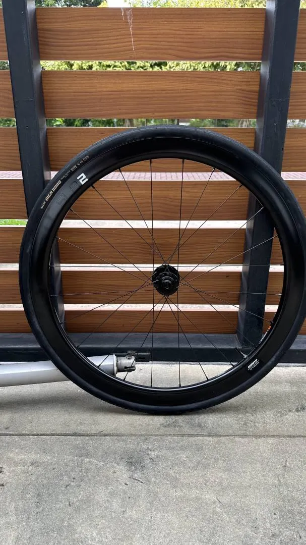 Giant SLR 2 42mm wheelset. Tubeless &amp; Hookless. Comes with Maxxis High Road