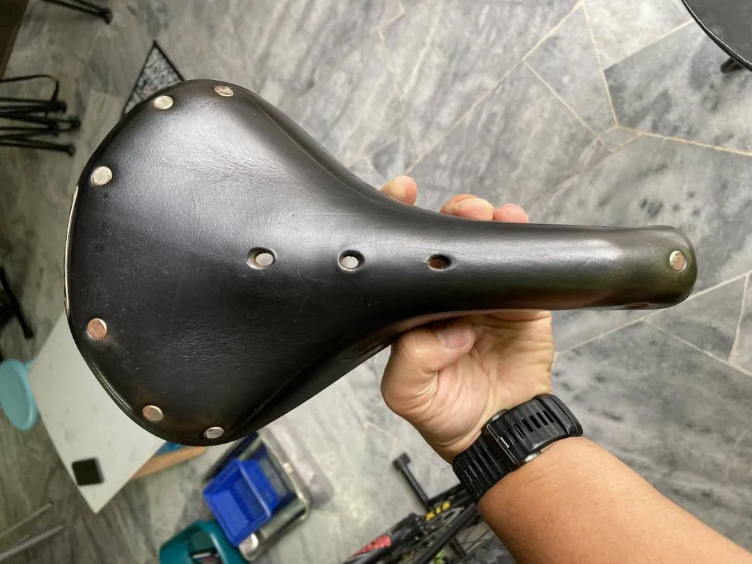 Brooks B17 Black