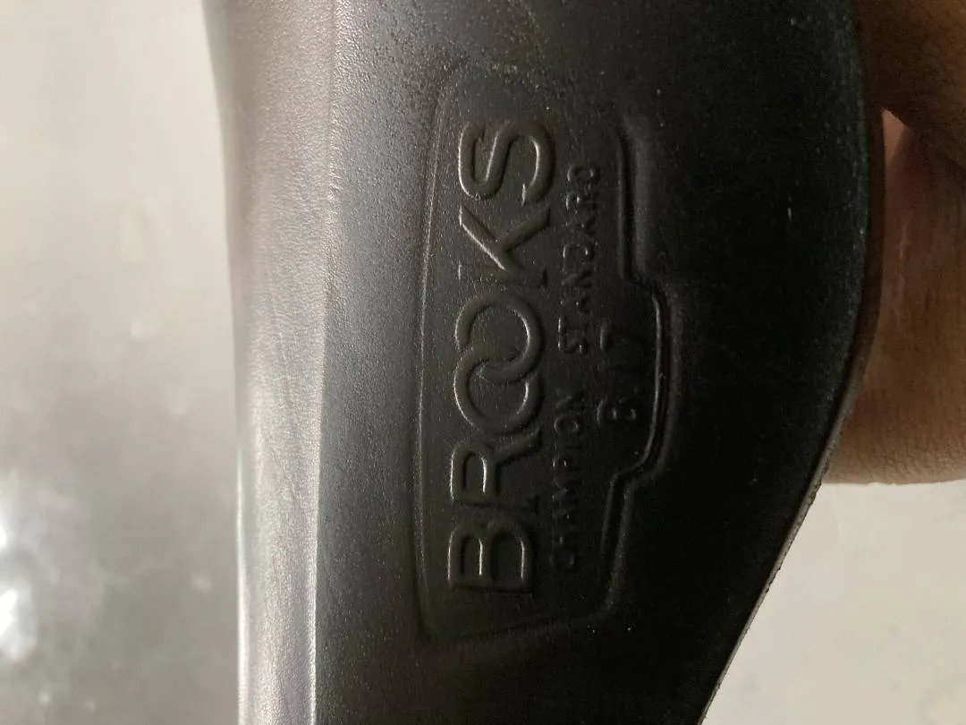 Brooks B17 Black