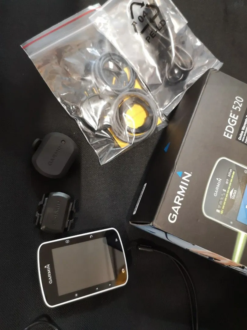 Garmin Edge 520 set with cadence