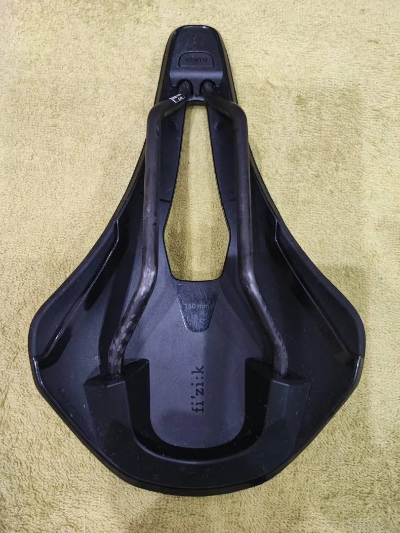 Sold - Original Fizik Vento Argo R1 Road Saddle