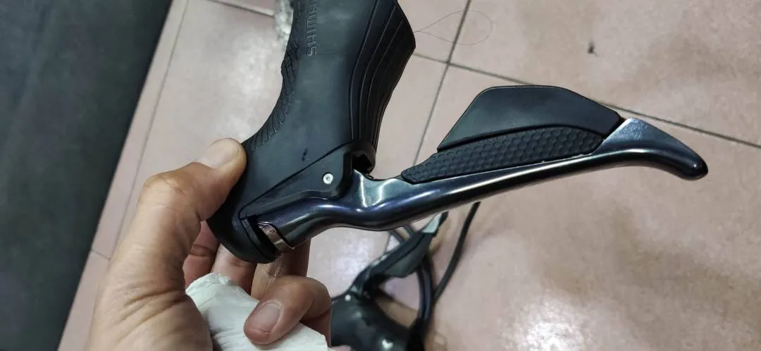 Shimano ultegra di2 11speed disc shifter and disc caliper