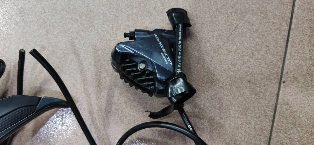 Shimano ultegra di2 11speed disc shifter and disc caliper