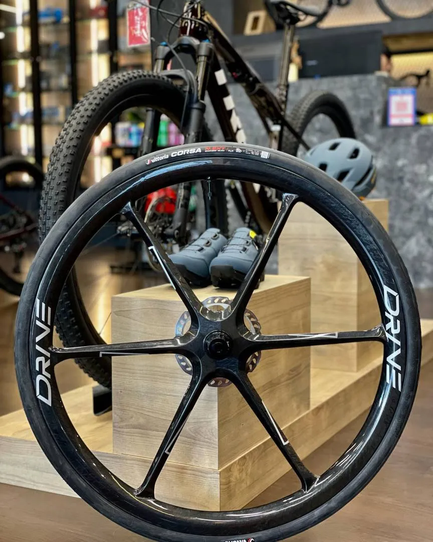 Elite Drive Six carbon wheel set