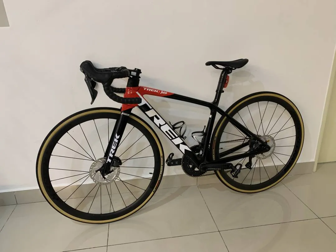 Trek Emonda SL6 Disc Pro (Black/Red) Size 47