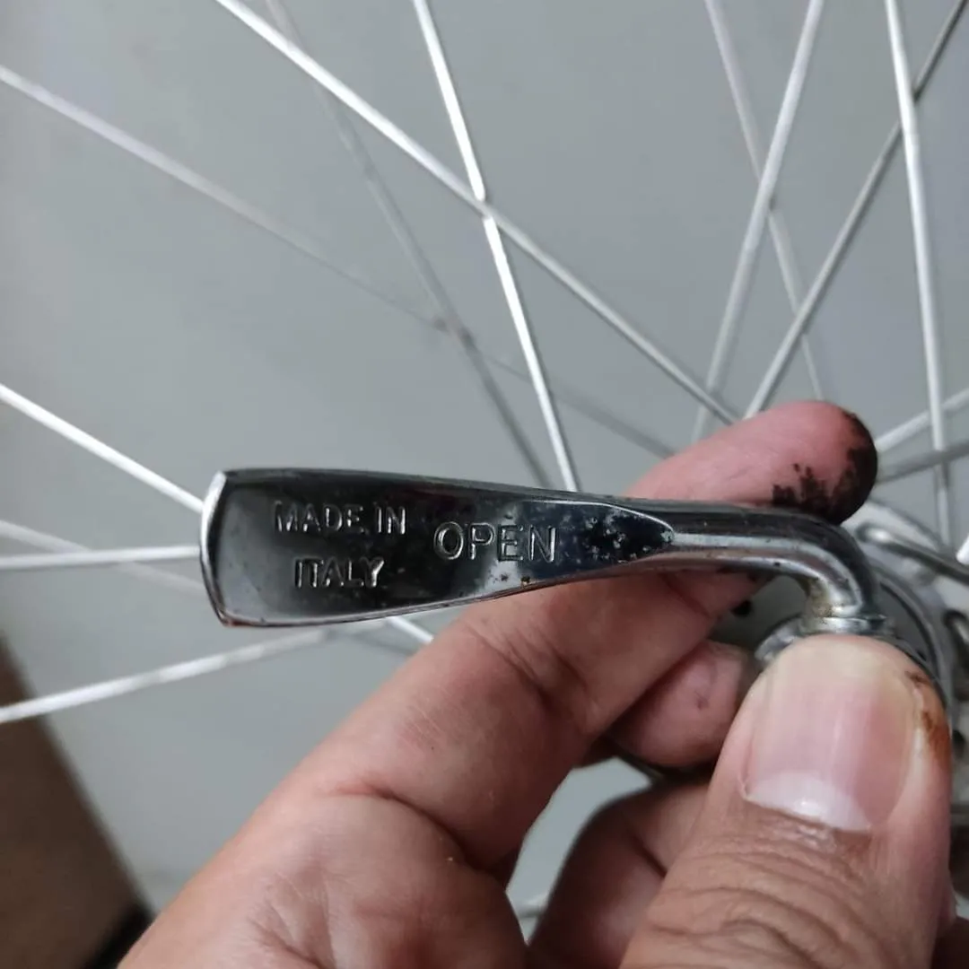 8 speed wheelset. Mavic Ambrossio Dura Ace Fir