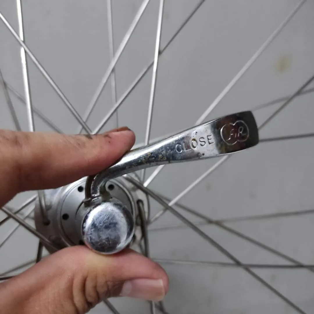 8 speed wheelset. Mavic Ambrossio Dura Ace Fir