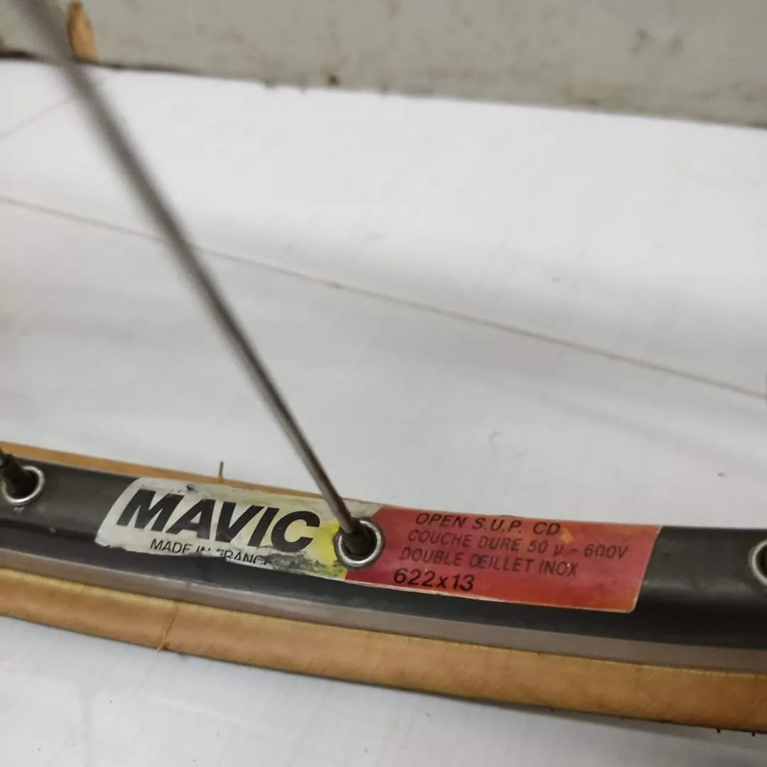 8 speed wheelset. Mavic Ambrossio Dura Ace Fir