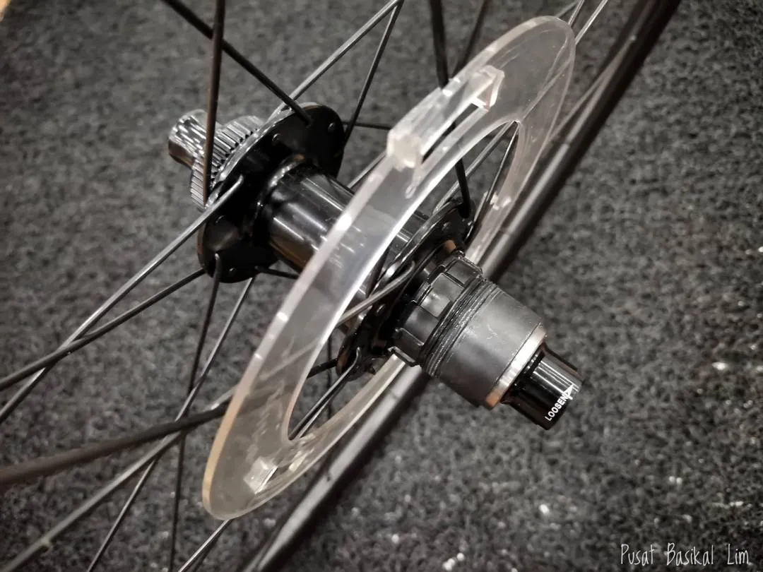 DT Swiss R470 Disc Road Bike Aluminum Wheelset