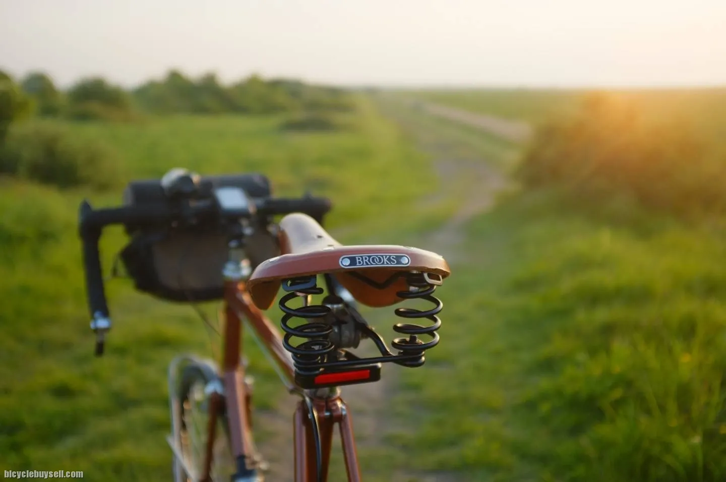 BROOKS FLYER LEATHER SPRUNG SADDLES COMFORT FOR LONG DISTANCE MADE IN ENGLAND