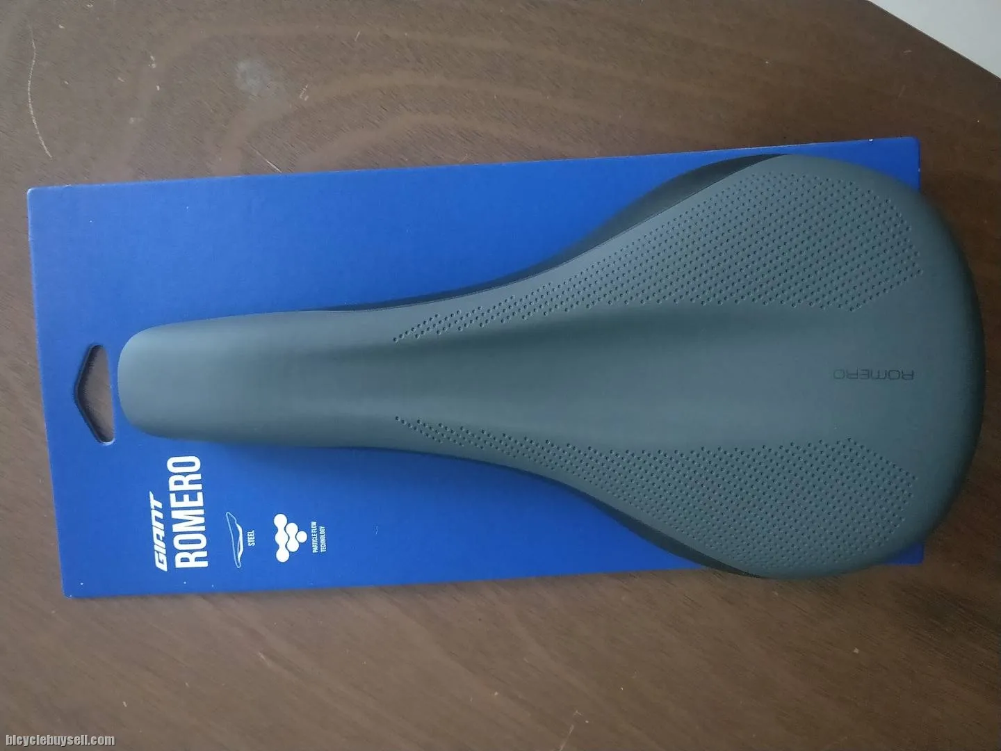 Giant Romero Saddle Grey 2020 Series Metal Rails