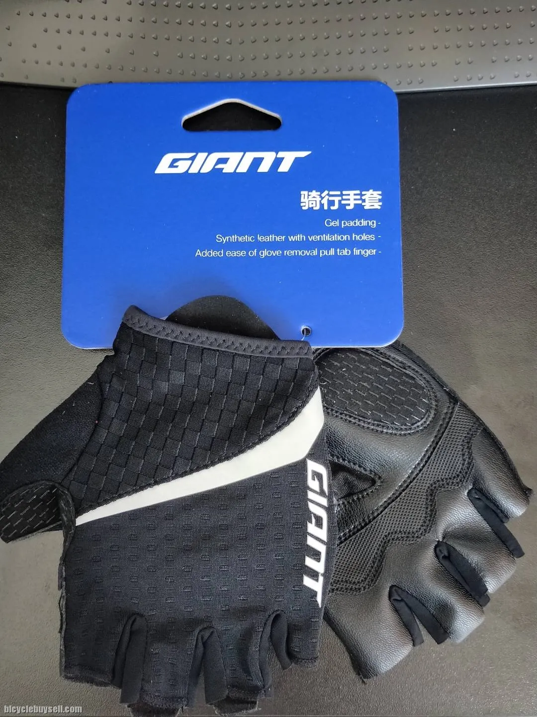 Giant G203 Series Half Finger Gloves for Men / Unisex in 3 Color Variant