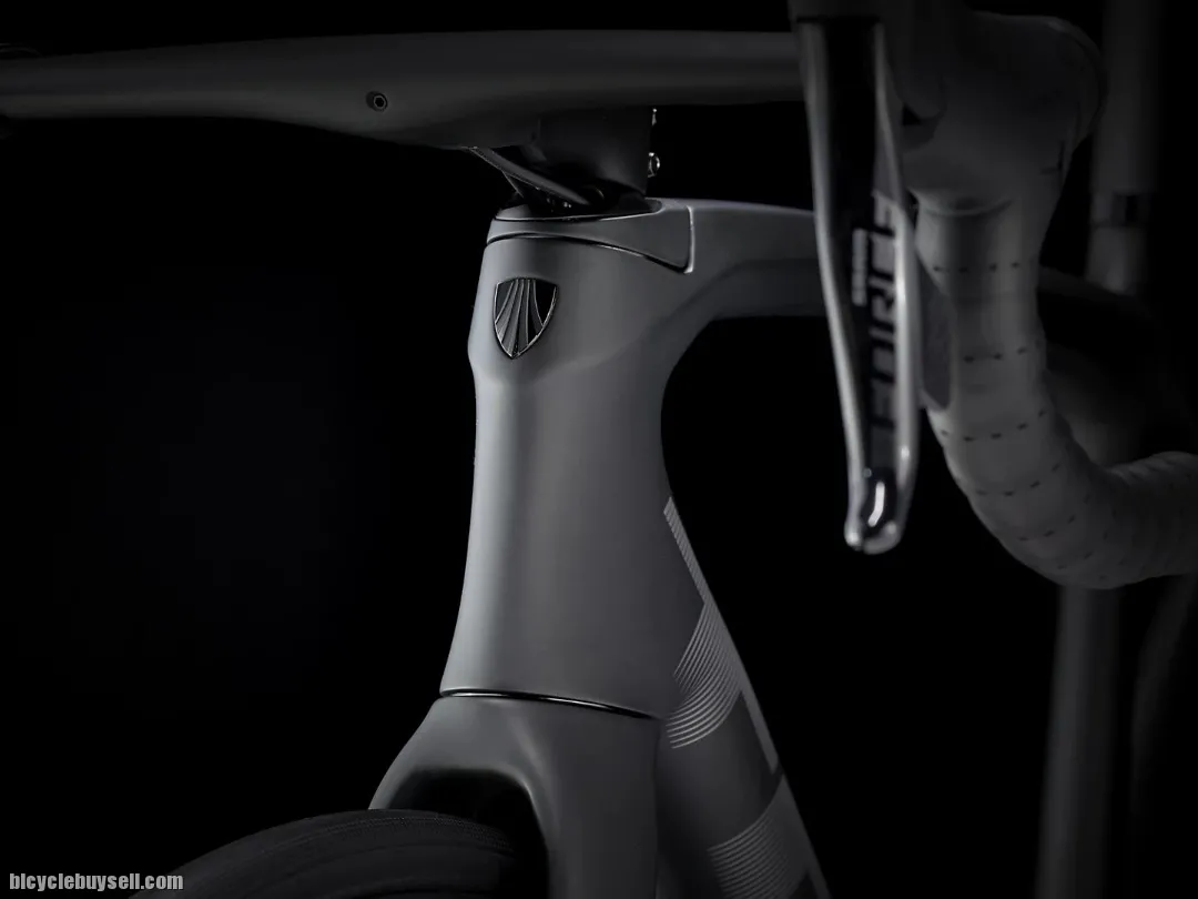 2022 TREK EMONDA SLR 7 E-TAP !