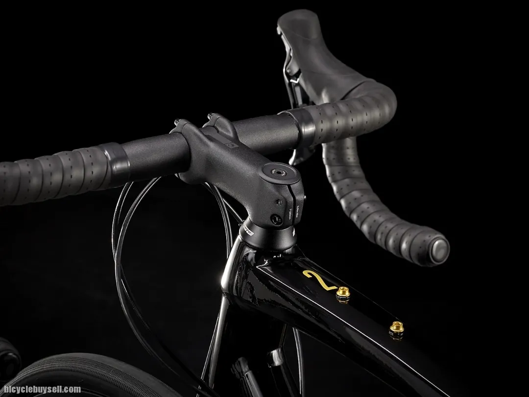 2023 TREK DOMANE AL 2 DISC READY STOCK !