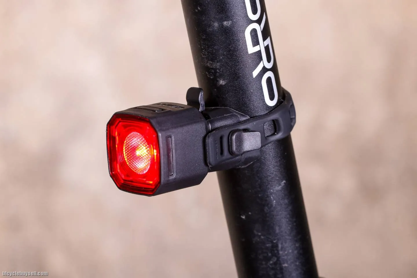 Giant Recon TL100 Series Tail Light Blinker