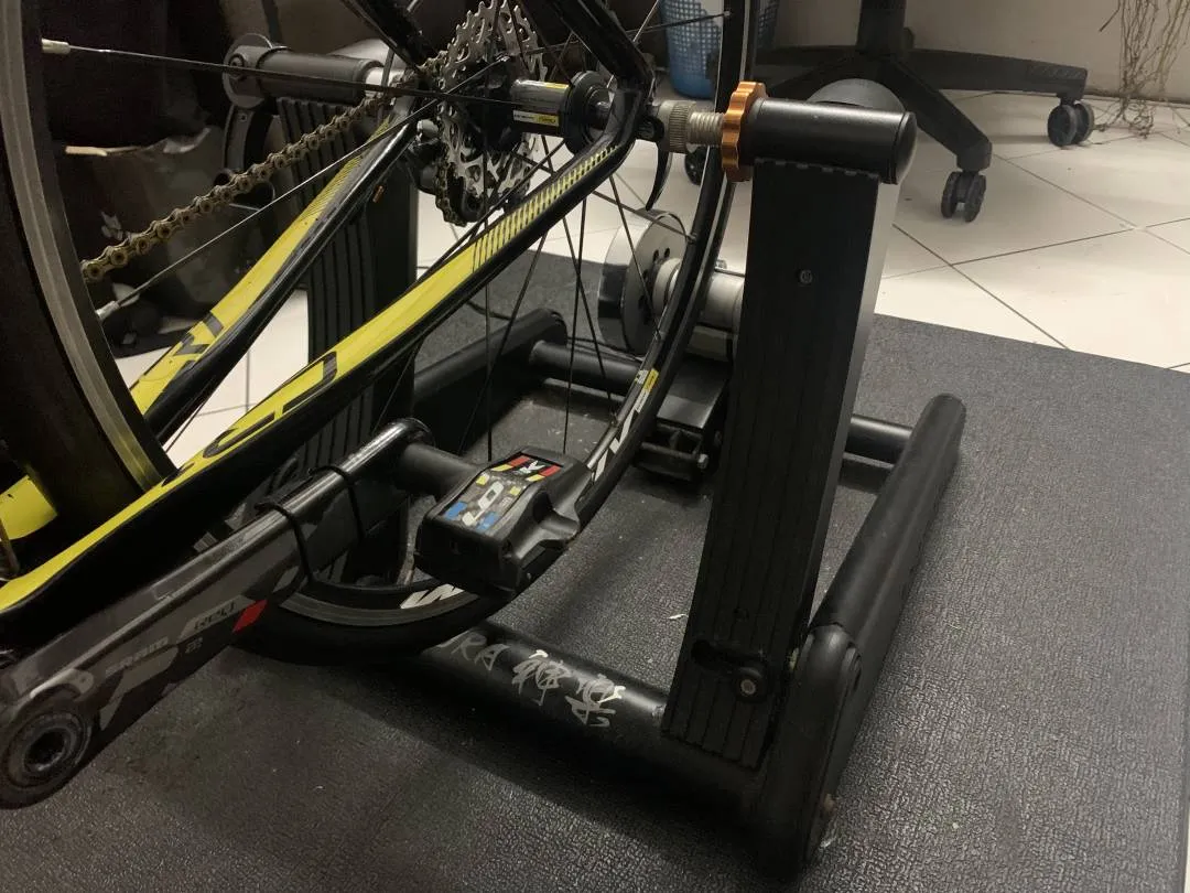 Minoura Kagura Smart Turbo Trainer