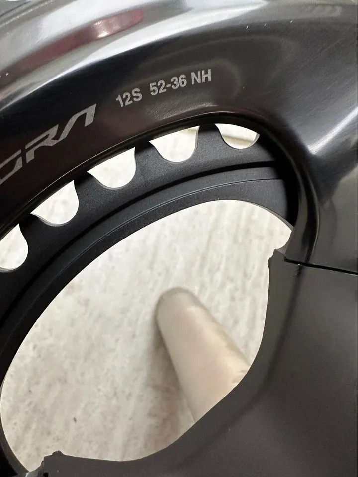 Shimano Ultegra R8100 12speed Crankset (NEW)