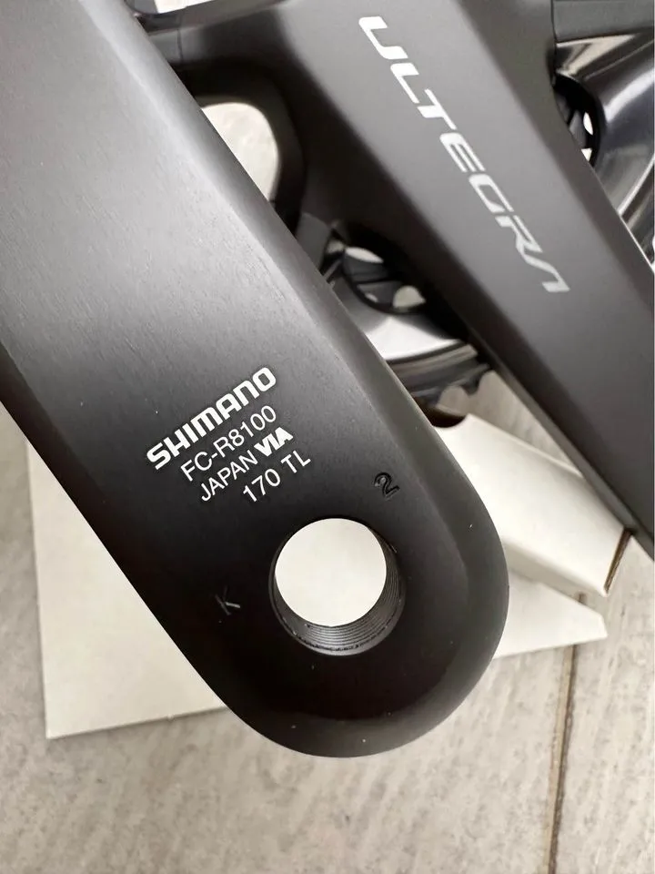 Shimano Ultegra R8100 12speed Crankset (NEW)