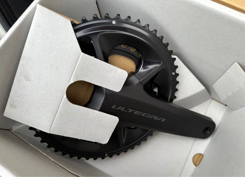 Shimano Ultegra R8100 12speed Crankset (NEW)