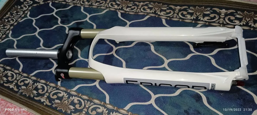 NOS 26 SR Suntour Epicon Manual Lockout Fork, Travel 100mm