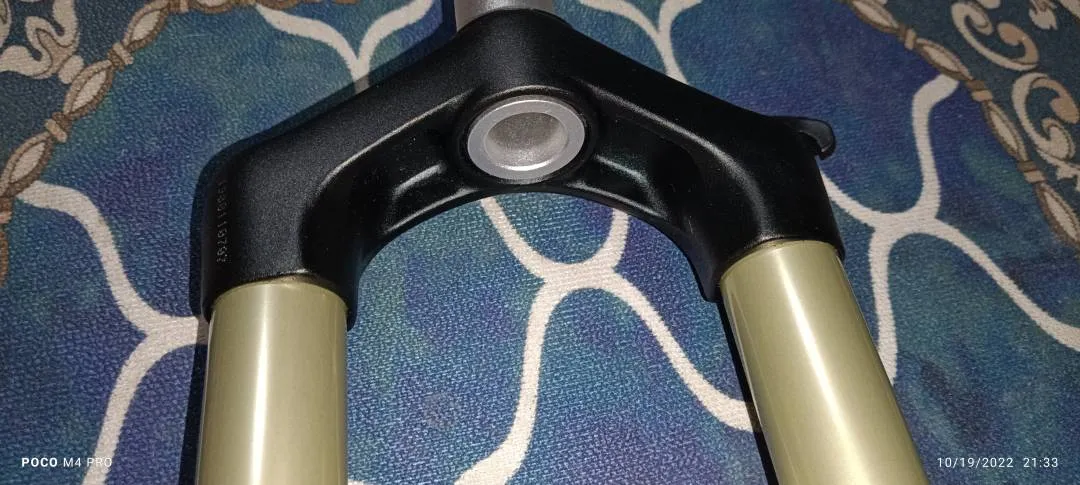 NOS 26 SR Suntour Epicon Manual Lockout Fork, Travel 100mm