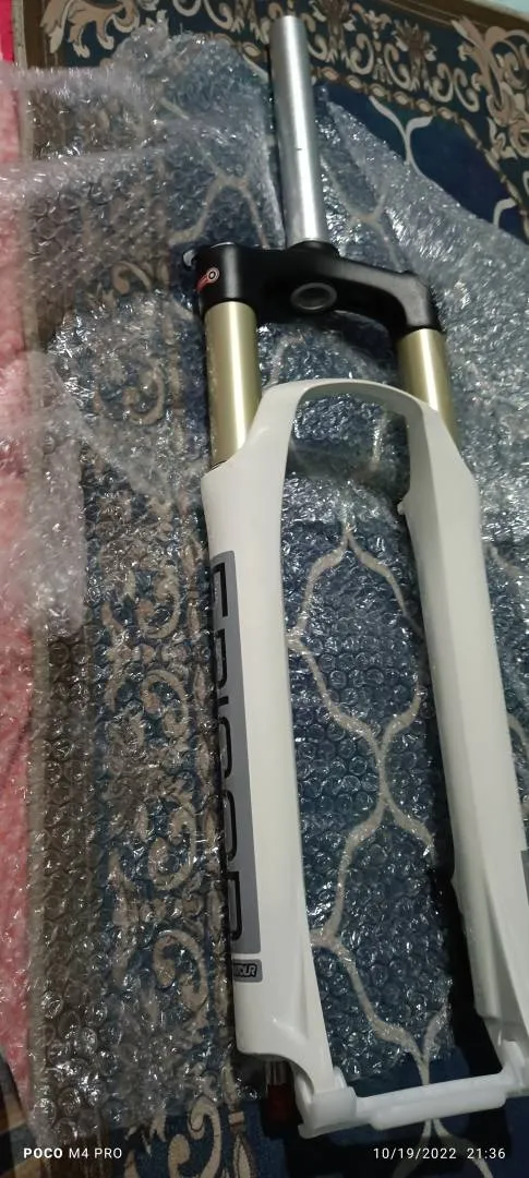 NOS 26 SR Suntour Epicon Manual Lockout Fork, Travel 100mm