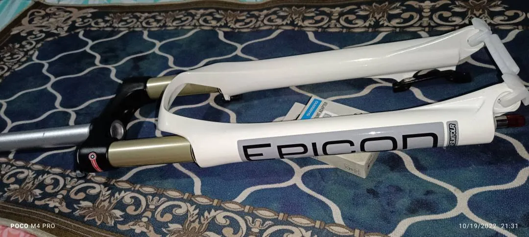 NOS 26 SR Suntour Epicon Manual Lockout Fork, Travel 100mm