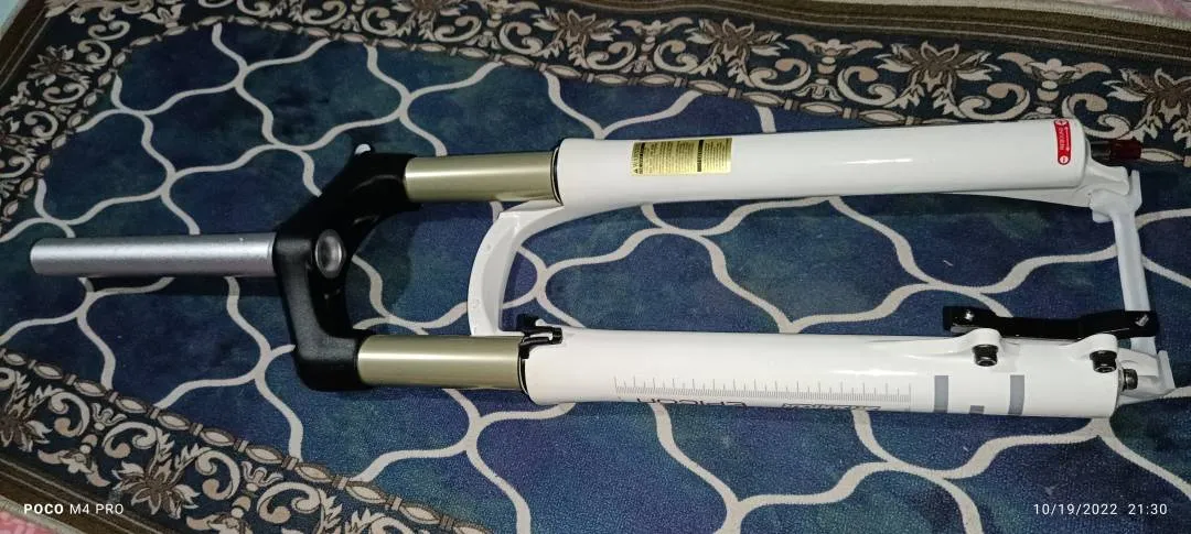 NOS 26 SR Suntour Epicon Manual Lockout Fork, Travel 100mm