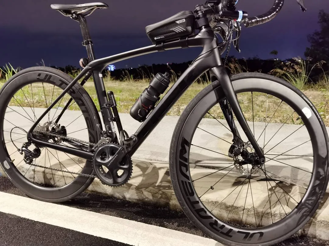 SOLD-Trek Domane SLR DISC 2019 price reduce Rm7500