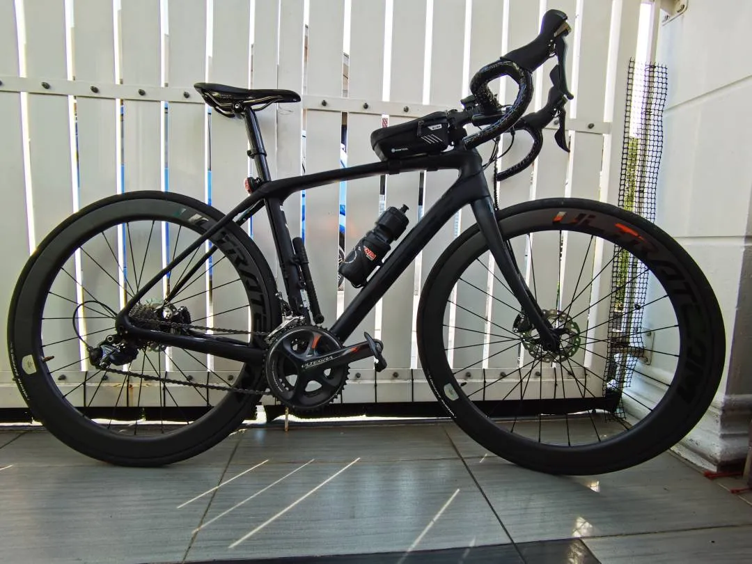 SOLD-Trek Domane SLR DISC 2019 price reduce Rm7500