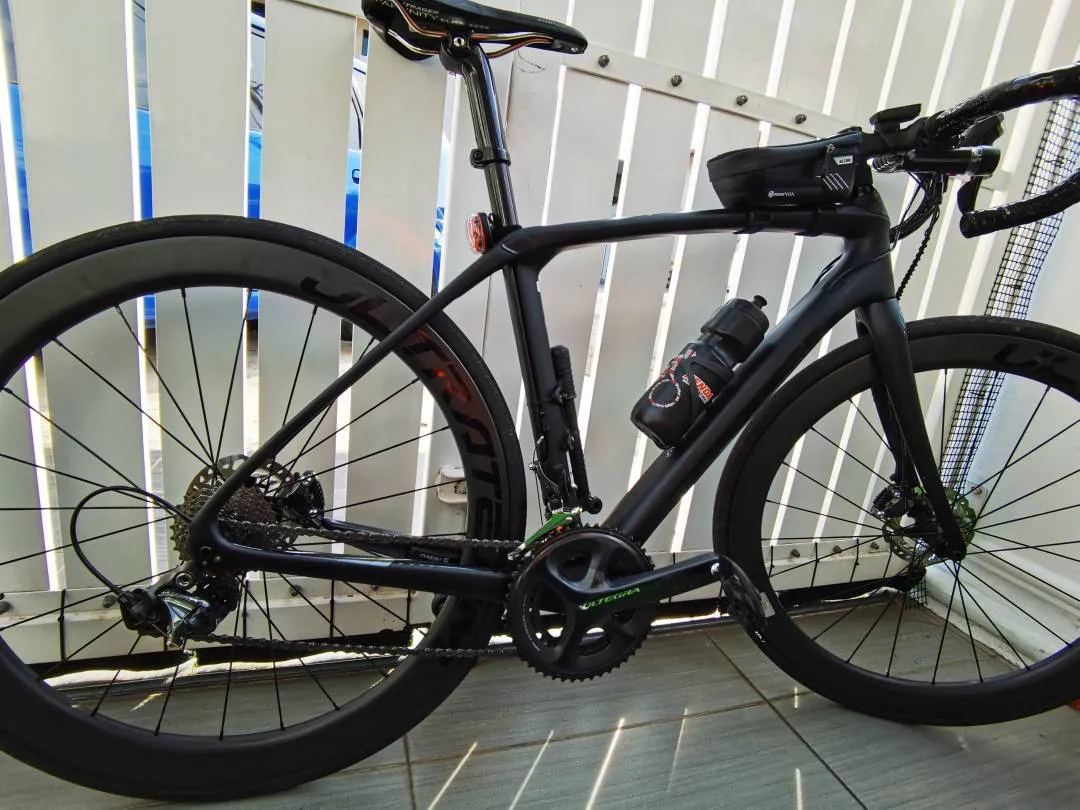SOLD-Trek Domane SLR DISC 2019 price reduce Rm7500