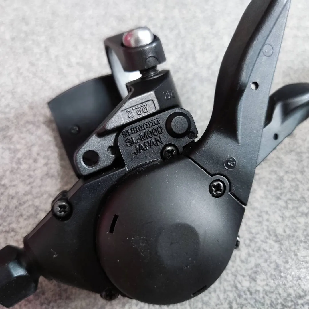 Shimano SLX SL-M660 3 x 9 Speed Shifter