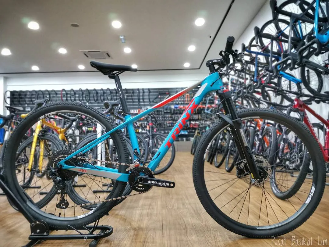 Trinx V1000 Pro 29 Carbon MTB