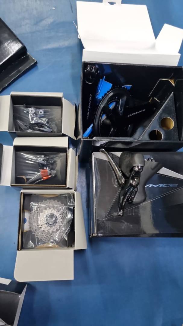 Shimano Dura Ace (R9100) 11 Speeds Brand New !!