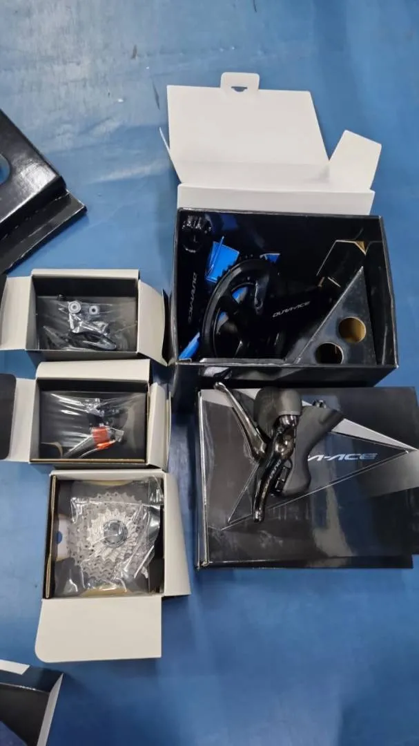 Shimano Dura Ace (R9100) 11 Speeds Brand New !!